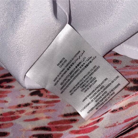 BCBGeneration Passion Pink V Neck Dress Size 4 Pockets Lined Spring Summer Dress - Picture 8 of 9